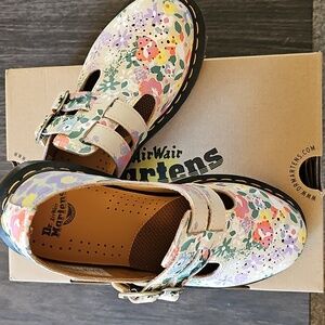 NIB DR. MARTENS AIRWAIR MARY JANES